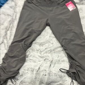 Ryle work out or daily pants. ( box Z)